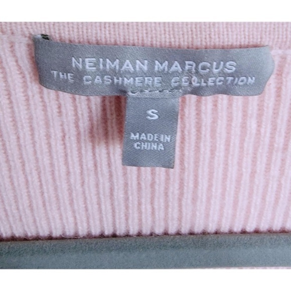 Neiman Marcus Cashmere Collection Pink Pearl Embellished V-Neck Sweater Small - Picture 8 of 12